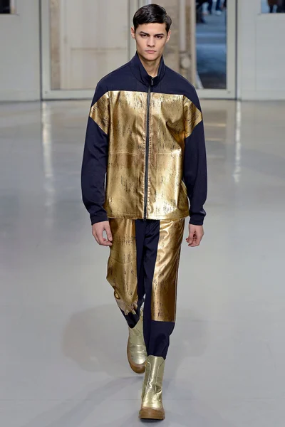 Look 26